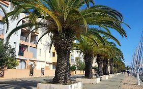 T2 sur le port avec parking
